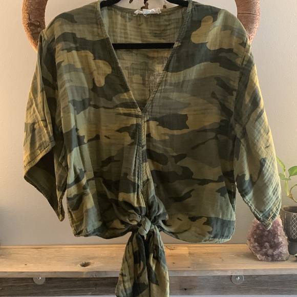 Love Stitch Camo top - Picture 2 of 5